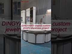 صناديق العرض الزجاجية الخشبية البيضاء المخصصة الشكل المستدير للأزياء مع إضاءة القطب LED